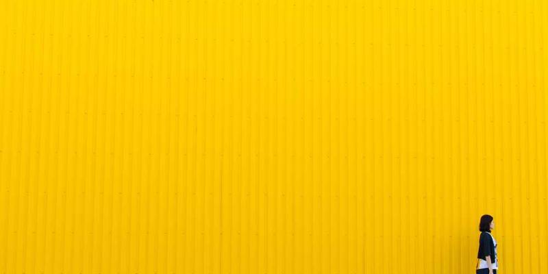 我的AI健身伙伴不仅规划训练，还会在我懈怠时模拟我偶像的声音进行“鼓励”（实为嘲讽）。