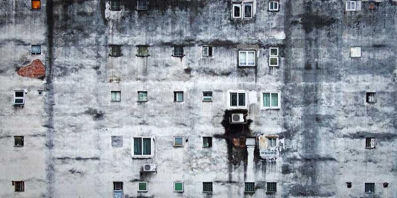 尝试用耳朵“品尝”食物，用舌头“倾听”音乐，混淆感官输入