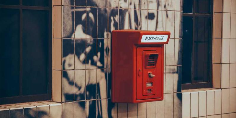 将每次迷路时的恐慌感，制作成一系列气味瓶签