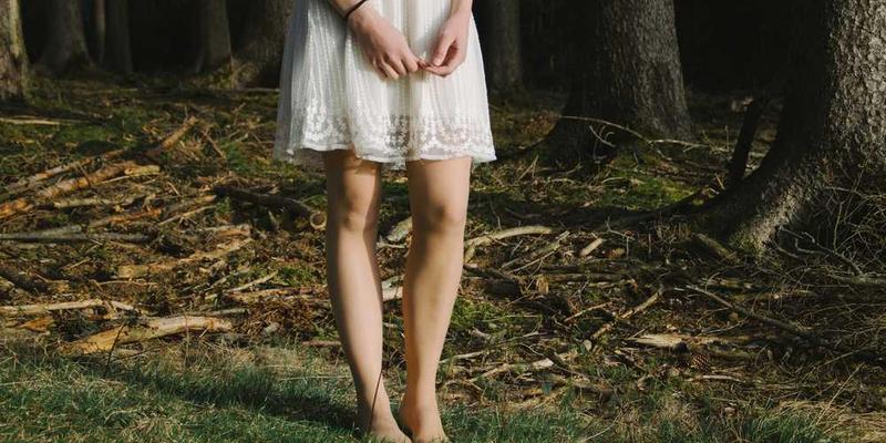 当AI开始用“也许”、“可能”、“我猜”这类模糊词汇时，它是在进化还是在模仿缺陷