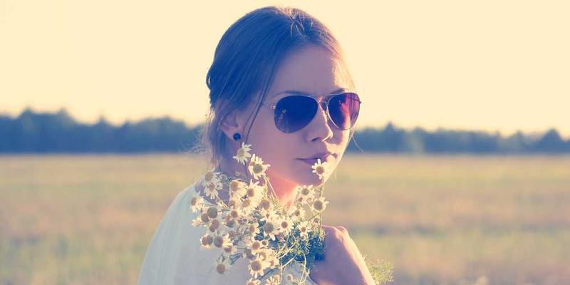 厨房里摆满了各种“煮糊的锅”，每一款都有着独特的造型和颜色