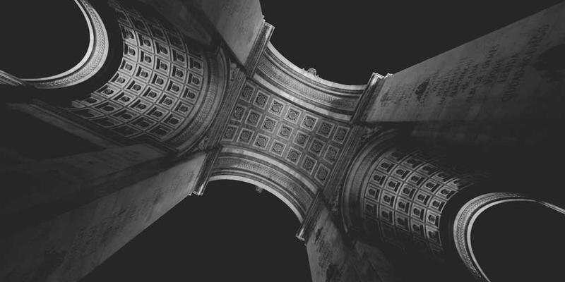 观察煮粥时米汤表面形成的那一层“粥油”薄膜的张力与破裂