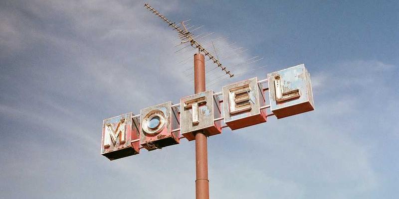 为不同的社交场合定义其“声音的质感”（如粗糙、丝滑、颗粒感）