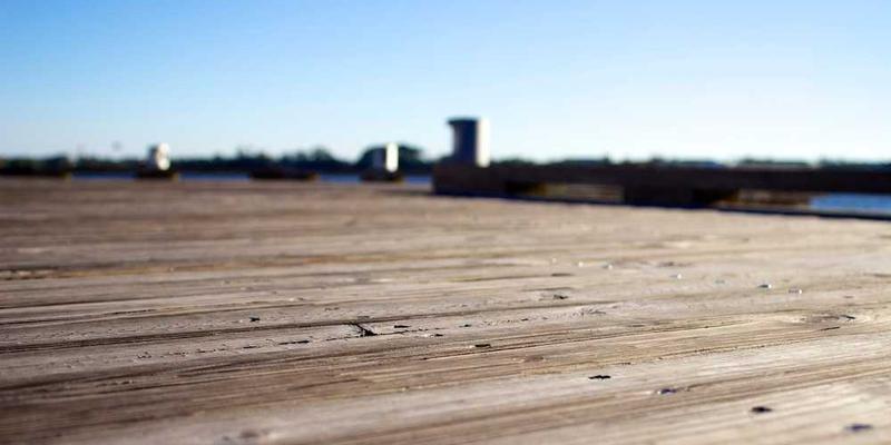 未来，人类选择将自身意识上传，而唯一的守墓人，是一个厌倦了永生的AI