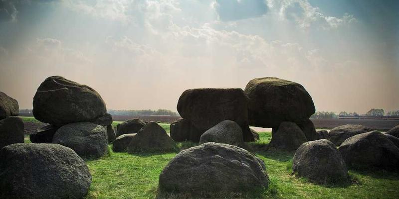尝试用最复杂的工具（比如编程软件）完成最简单的任务（比如写购物清单）